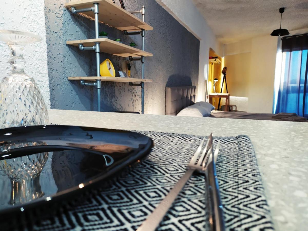 21 Suites Deluxe Stay Near The Airport Markópoulon Eksteriør bilde