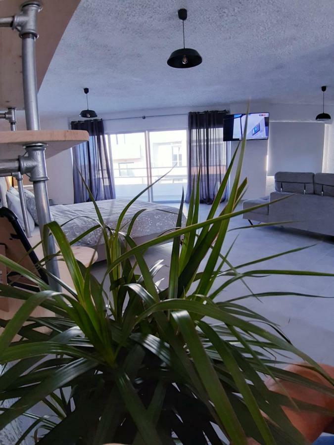 21 Suites Deluxe Stay Near The Airport Markópoulon Eksteriør bilde
